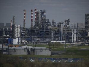 Russian fuel shortage deepens after Ukrainian drone strike hits Moscow refinery