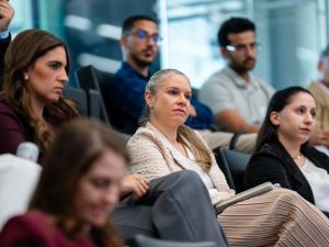“Trust Me, I’m an Algorithm?”: WISE Research and Policy Dialogue Explores AI, Disinformation, and Higher Education 
