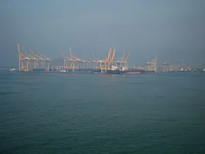 uae  -  iran  -  israel  -  us  -  maritime  -  tansport  -  conflict