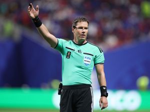 حكم مباراة فرنسا والسويد اليوم في كأس العالم 2026
