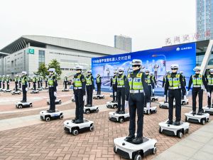 أومودا وجايكو (OMODA & JAECOO) تنقل منظومة الروبوتات أيموغا (AiMOGA Robotics) إلى قطاعَي الضيافة والفعاليات في دولة الإمارات العربية المتحدة