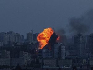 روسيا تقصف كييف بصواريخ باليستية