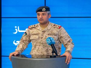 الكويت تعلن اعتراض 21 طائرة مسيّرة و4 صواريخ جوالة وتؤكد استمرار الجاهزية العسكرية.
