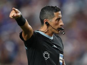 حكم مباراة سويسرا والجزائر اليوم في كأس العالم 2026