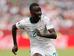 باب غاي يُجمد مسيرته الدولية ويشترط إقالة ثياو للعودة لمنتخب السنغال
