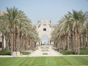 AUC Rُeleases Fourth Sustainability Report, Introduces First Environmental Sustainability Policy 