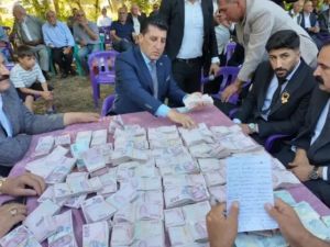 الهدايا المقدمة للعروسين بلغت حوالي 150 ألف دولار