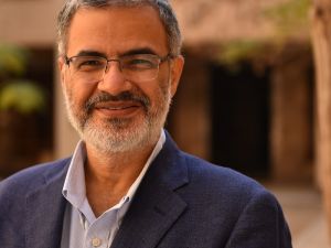 الجامعة الأمريكية بالقاهرة تكرّم الدكتور مصطفى يوسف بجائزة التميز في البحث العلمي  عن ابتكاراته في تقنيات تحديد المواقع 