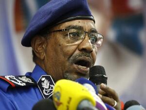 Sudanese President Omar al-Bashir speaks during a meeting with police officials at the headquarters of the "police house" in the capital Khartoum on December 30, 2018. (AFP)