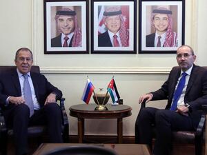 Jordanian Foreign Minister Ayman Safadi (R) meets with his Russian counterpart Sergei Lavrov in the Jordanian capital Amman on April 7, 2019. 
Khalil MAZRAAWI / AFP