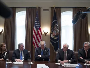 US President Donald Trump (C) listens during a meeting with bipartisan members of the Senate on immigration at the White House in Washington, DC, on Jan. 9, 2018 (JIM WATSON / AFP)