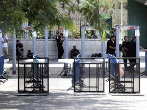  نصب بوابات إلكترونية على مداخل الأقصى