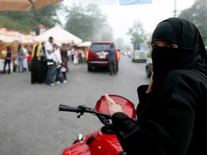 السماح للسعوديات بقيادة الشاحنات والدراجات النارية