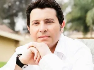 هاني شاكر يصاب بوعكة صحية مفاجئة
