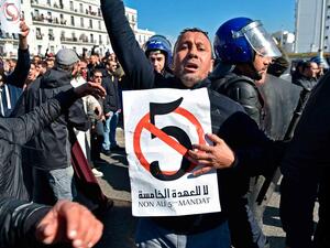  المسيرات التي شهدتها الجزائر، وتلك التي ستنظم الجمعة القادم هي "عفوية بالدرجة الأولى ولا تقف وراءها أية جهة سياسية".