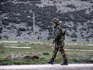 واعترضت قوة برخان الخميس يحيى أبو الهمام بينما كان ضمن موكب سيارات متجه إلى شمال تمبكتو (وسط مالي)، كما يفسر البيان.

