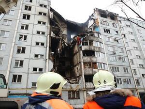 انتشل الطفل الرضيع بعد مرور أكثر من يوم واحد من وقوع الكارثة المأساوية.

