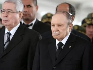 وتشهد الجزائر منذ 22 فبراير الماضي مظاهرات احتجاج واسعة ضد ترشح بوتفليقة (82 عاما) لولاية خامسة على التوالي.

