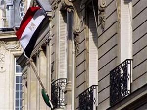 وكانت السلطات المصرية قد أغلقت في 1983 فرعي المدرسة في كل من ولايتي قسنطينة (شرق) ووهران (غرب).

