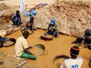 تزايد حالات الوفاة وسط عمال التعدين بسبب انهيارات الآبار