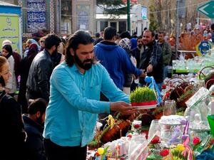 عيد النوروز واحتفالاته يعتبر أحد أقدم التقاليد الإيرانية وللإيرانيين