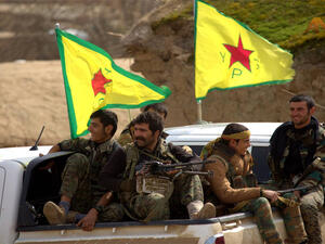 وباشر الأكراد محادثات رسمية مع دمشق قبل أشهر حول مستقبل المنطقة، 