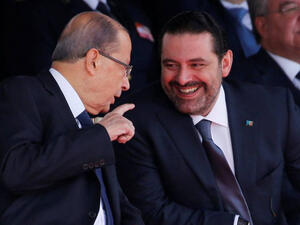 تمسك "حزب الله" الشيعي بتمثيل حلفائه السنة بوزير في الحكومة، ما تسبب بإطالة التجاذبات.