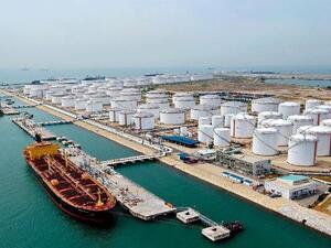  استغلال المنصب والنّفوذ عبر العقود الخاصة مع مؤسّساتٍ حكوميّةٍ