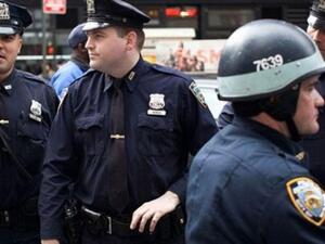 خدمات إنفاذ القانون ودوريات الحدود وتوصيل البريد وتشغيل المطارات لن تتوقف.

