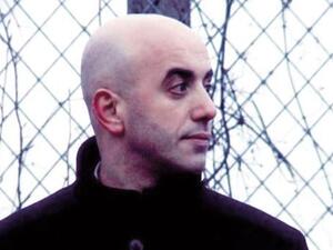 وقبل نحو 4 أشهر، فر فايد (46 عاما) من السجن بمساعدة 3 رجال مسلحين أحضروا طائرة مروحية لتهريبه.

