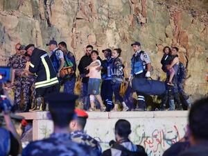 من عمليات الانقاذ.. الصورة عن موقع هلا اخبار الاردني 