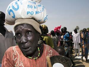  مئات الأساتذة والمحاضرين في جامعة الخرطوم اعتصموا، الأربعاء،