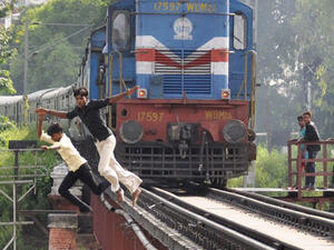  تبلغ سرعة هذا القطار،  180 كيلومترا في الساعة