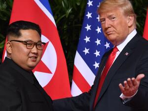 خاطر ترامب وكيم بمتابعة القمة الأولى بين البلدين