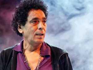 محمد منير يخضع لجراحة عاجلة