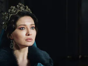 نورغول يشلشاي بلباس إيراني