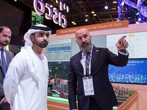Shukri Eid MD East Region present Sheikh Mansoor Bin Mohammad Bin Maktoum @ Cisco's GITEX stand 
