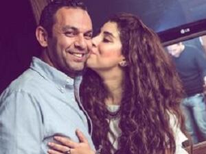  آيتن عامر تهدي زوجها (بوسة) احتفالا بفيلم (يا تهدي يا تعدي)