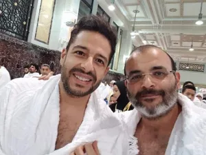 محمد حماقي يعتمر