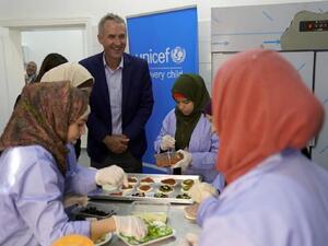 UNICEF Representative Robert Jenkins meets with women at the Al Dahmah Women’s Association (Photo courtesy of UNICEF)