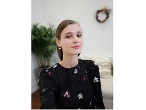 With Portrait mode on using the front camera, you can get a bokeh effect similar to the dual lenses in the back.