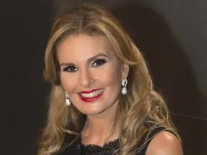 الفنانة المصرية يسرا