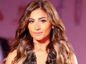 إطلالة شبابية جديدة لدينا الشربيني على (انستغرام)