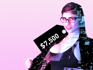 Would you buy a full-body Mia Khalifa replica in order to spice up your sex life?(Image: Al Bawaba)