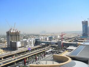 The new bridges are part of The Dubai Mall’s Zabeel expansion and are executed by Emaar with the support of the Roads and Transport Authority (RTA). 