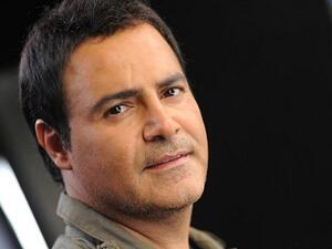 الحلاني يهدي (عدي البحرية يا ريس) للسيسي 