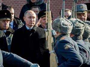 Putin meeting with soldiers of the Russian army (AFP/FILE)