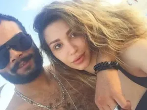 سارة نخلة وزوجها أحمد عبدالله محمود 