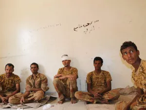 The yemeni army and resistance have captured more than 80 houthis today in Hudaydah (Twitter)