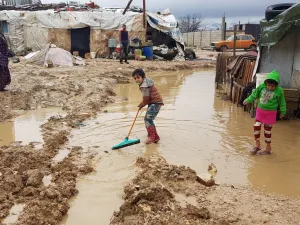Struggles of the Syrian refugees camps (Twitter) 